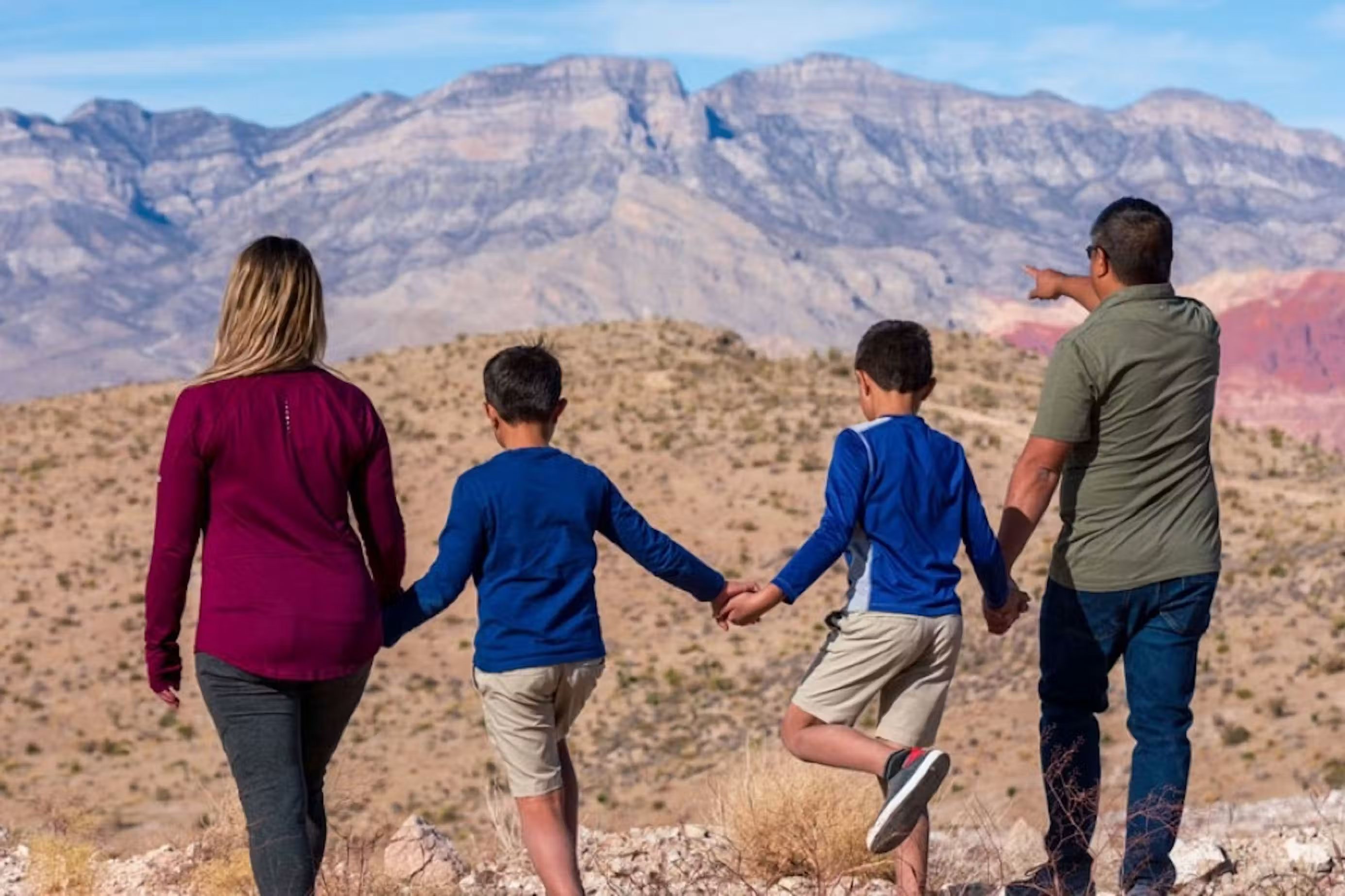 Red Rock Canyon: Helicopter Tour from Las Vegas + Private Landing